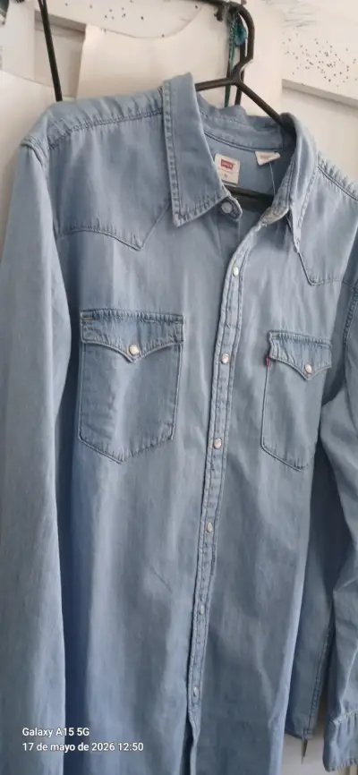 Camisa de mezclilla azul claro - miniatura 3