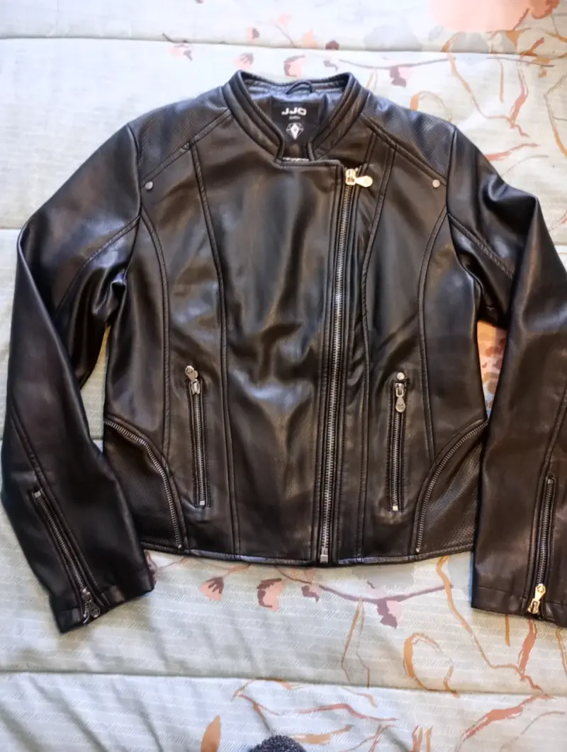 Chaqueta de cuero negra - 5