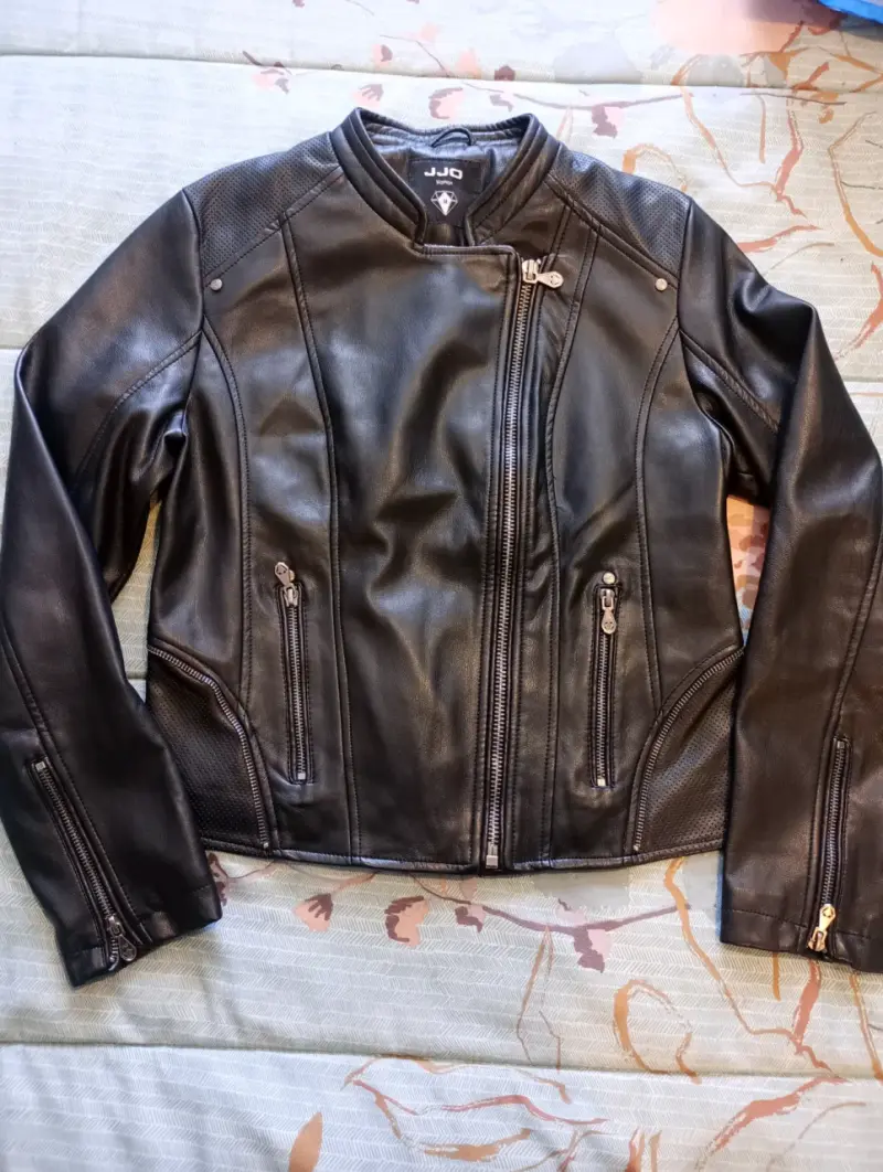 Chaqueta de cuero negra - 6