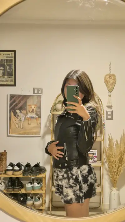 Chaqueta de cuero negra - miniatura 4