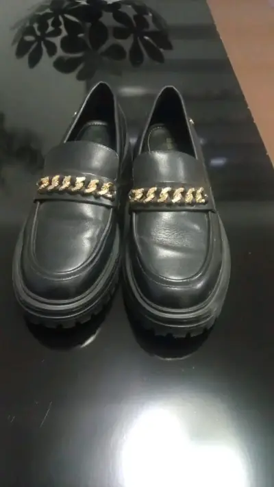 Zapatos negros hush poppies - miniatura 1