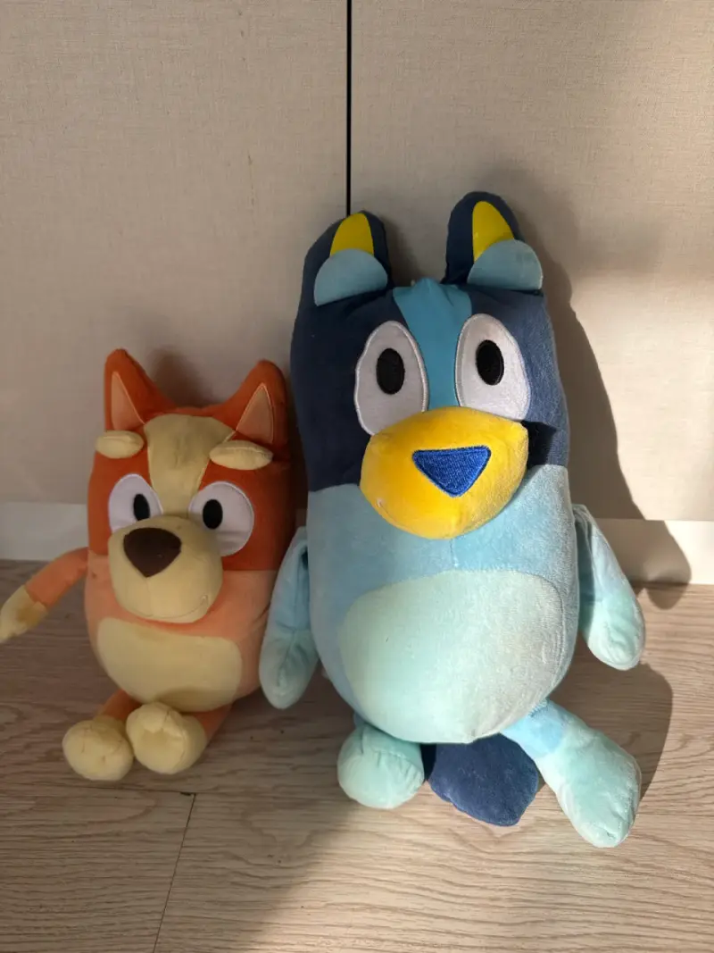 Peluches Bluey y Bingo