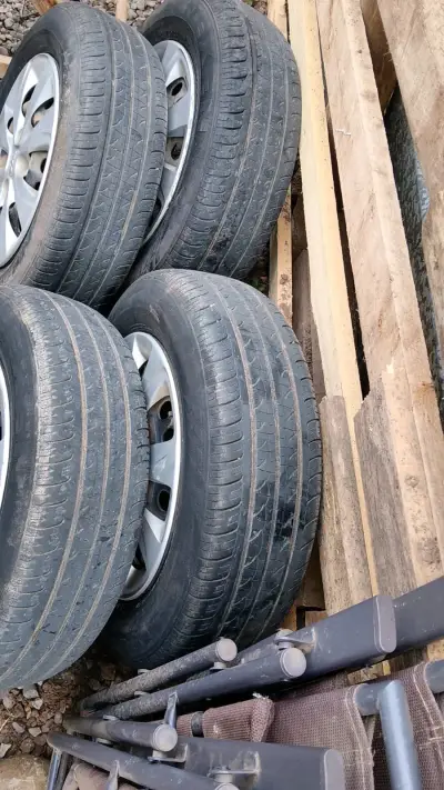 Juego de 4 175/70r14 llantas con neumáticos - miniatura 3