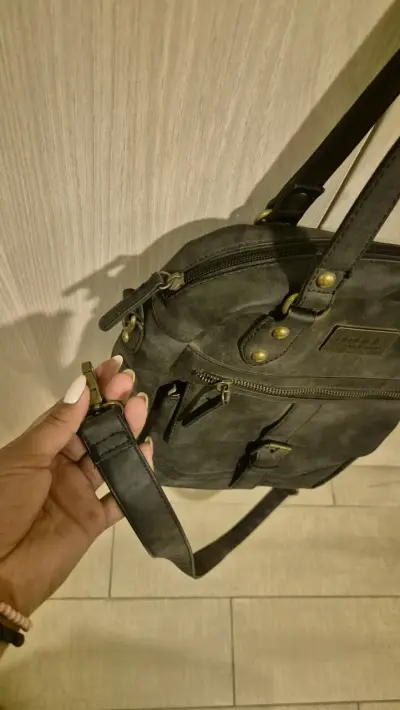 Bolso Umbrale con Correa Gris - miniatura 5