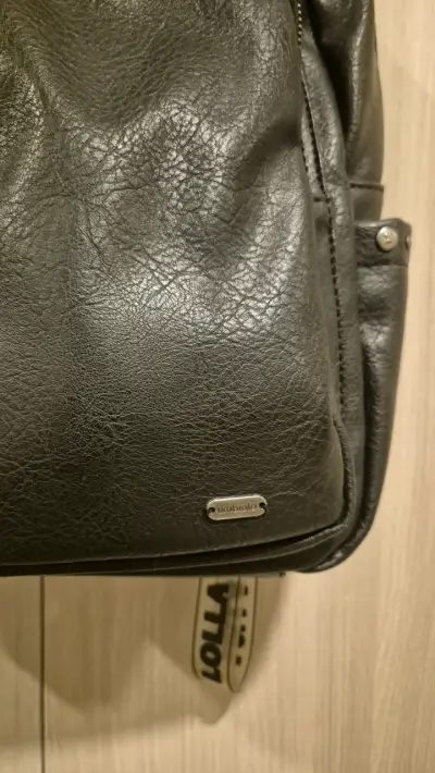 Mochila negra con tachas - miniatura 2
