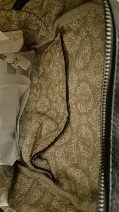 Mochila negra con tachas - miniatura 5