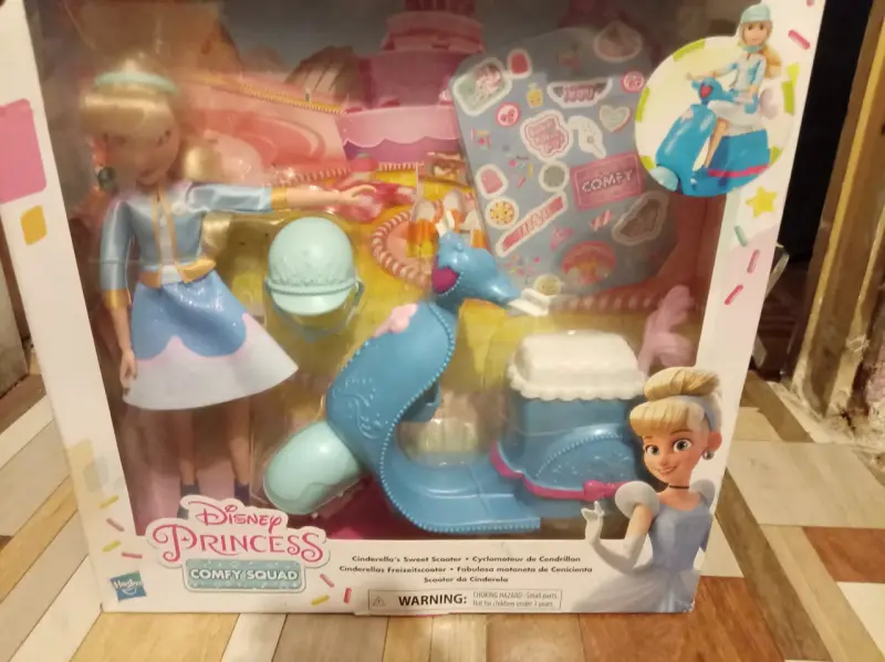 Set muñeca Disney Princess Comfy Squad