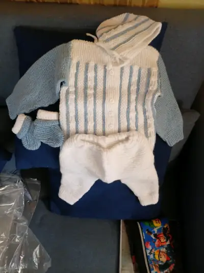 Conjunto tejido para bebé - miniatura 3