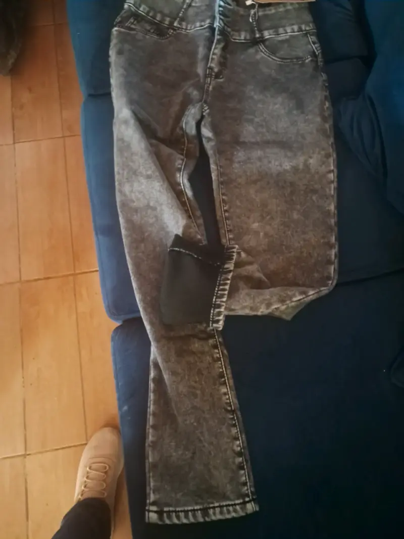 Jeans negros con etiqueta - 2