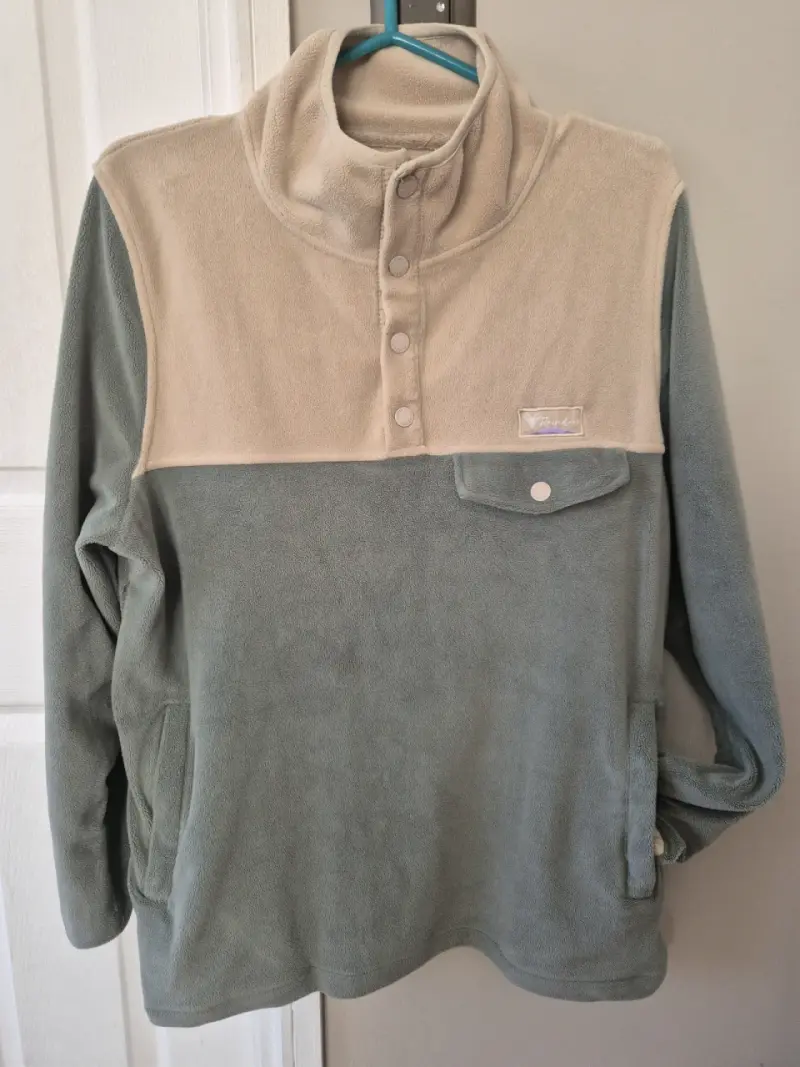 Polar color beige y verde