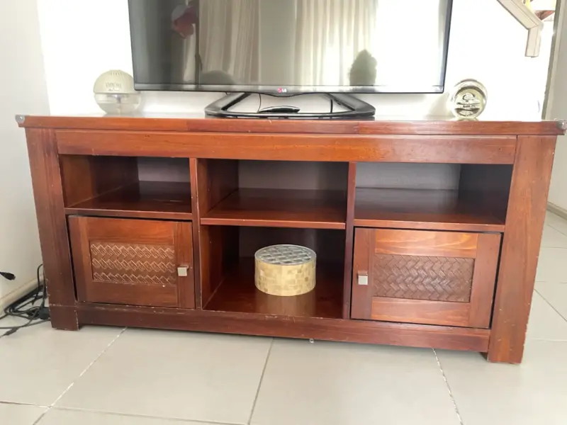 Rack de madera para TV - 1