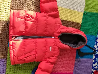 Chaqueta polar gris con capucha - miniatura 2