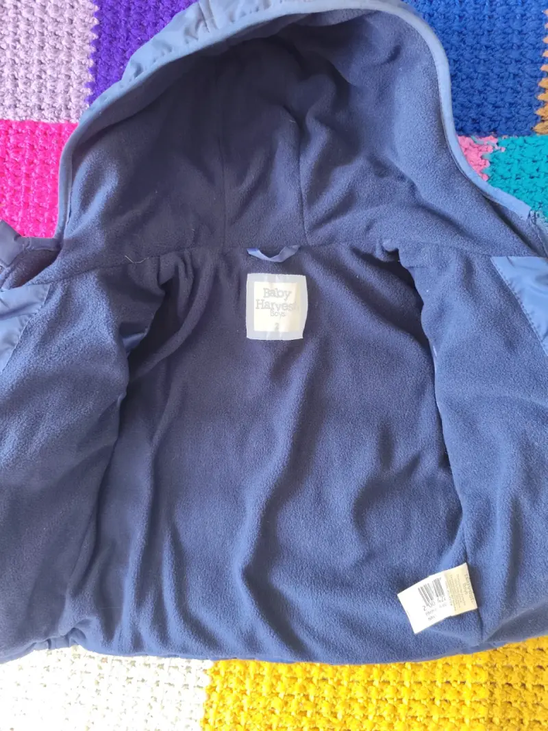 Chaqueta polar gris con capucha - 3