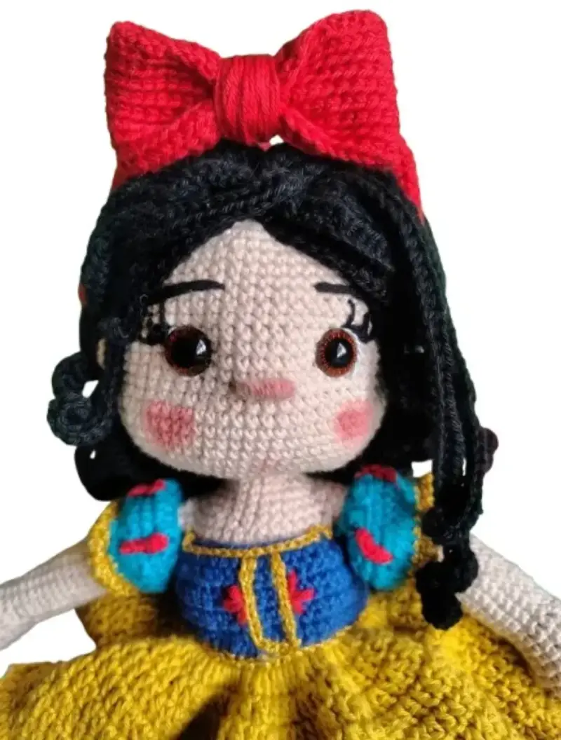 Muñeca de crochet Blancanieves amigurumi - 2