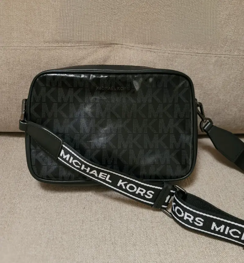 Bandolera Michael Kors negra - 1