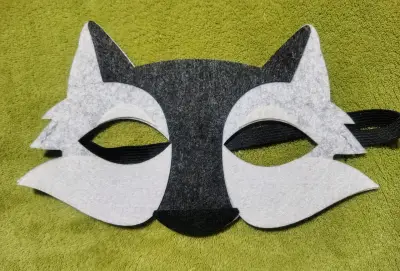 Antifaz de lobo de fieltro - miniatura 3