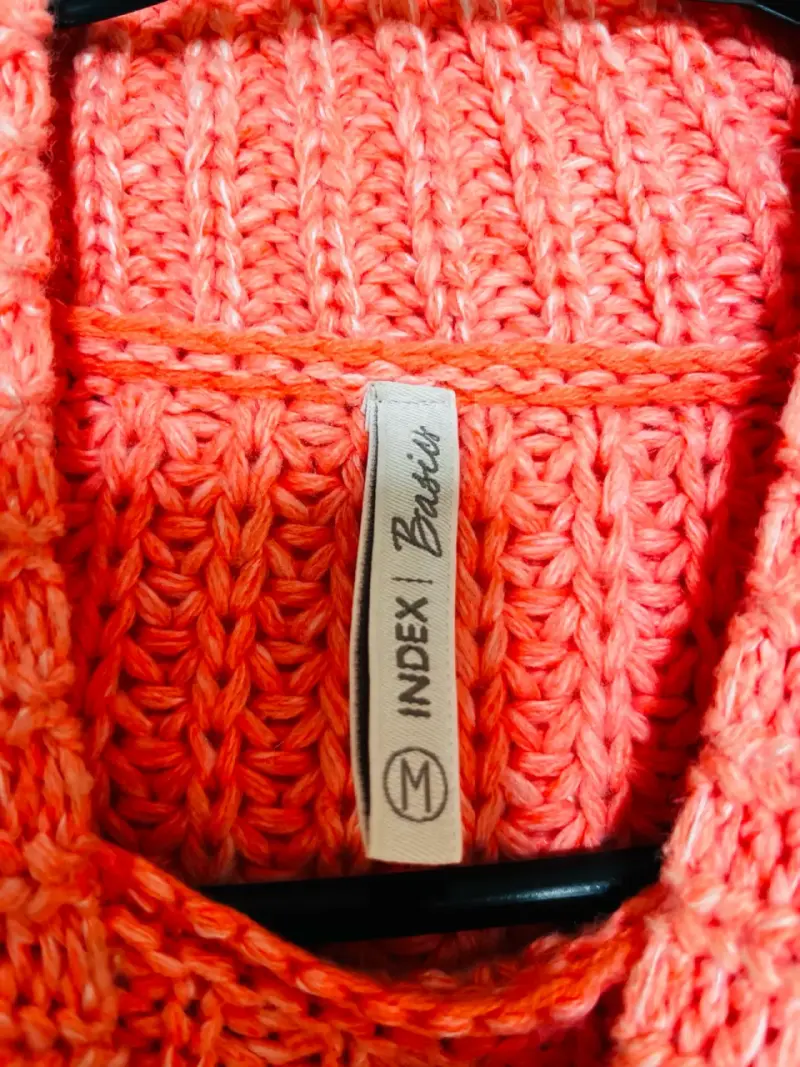 Suéter tejido color coral - 2