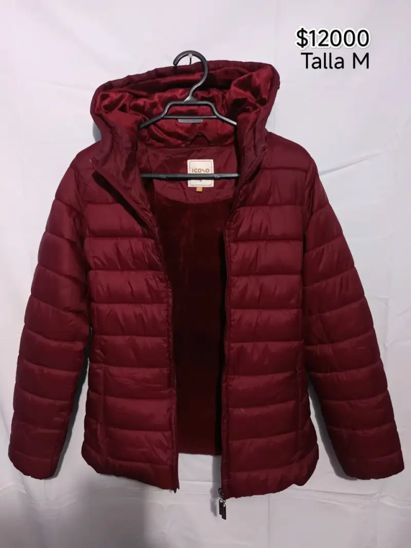 Chaqueta acolchada burdeo