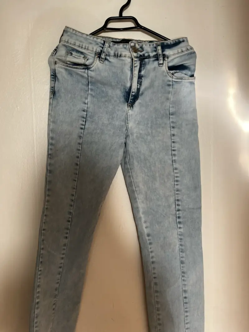 Jeans celestes desgastados - 1