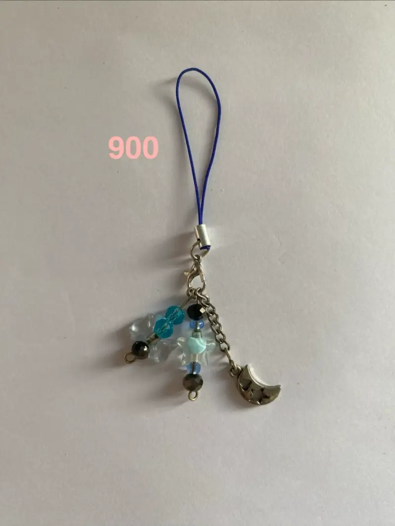 Llaveros, colgantes y pulsera - 6