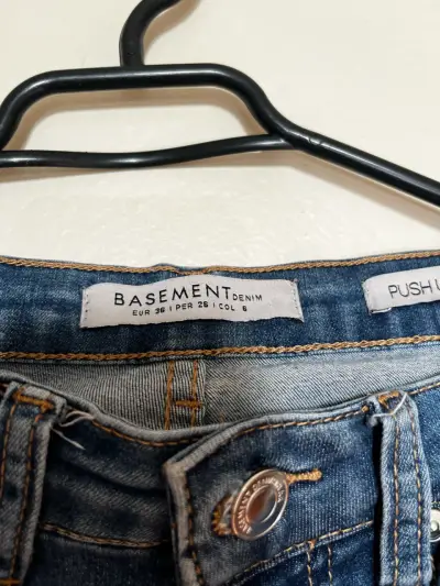Jeans azul oscuro para mujer - miniatura 2