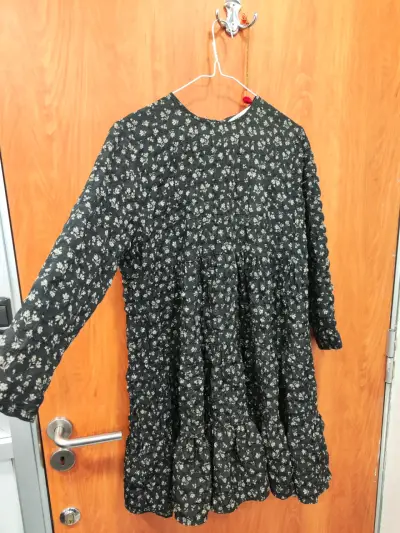 Vestido negro floral zara - miniatura 2