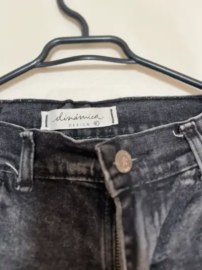 Jeans negros desgastados - miniatura 2