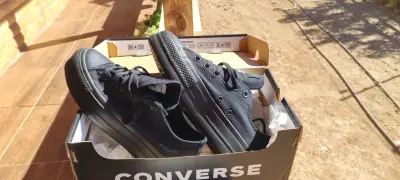 Zapatillas negras Converse - miniatura 2