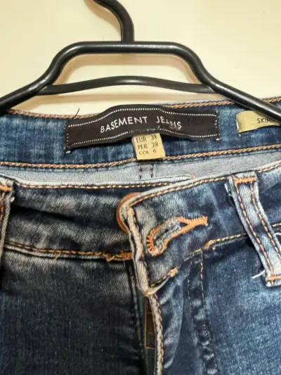 Jeans azul desgastados - miniatura 2