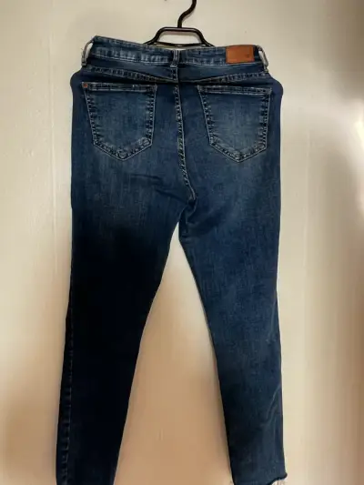 Jeans azul desgastados - miniatura 3