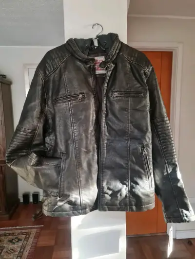 Chaqueta de cuero negra - miniatura 1