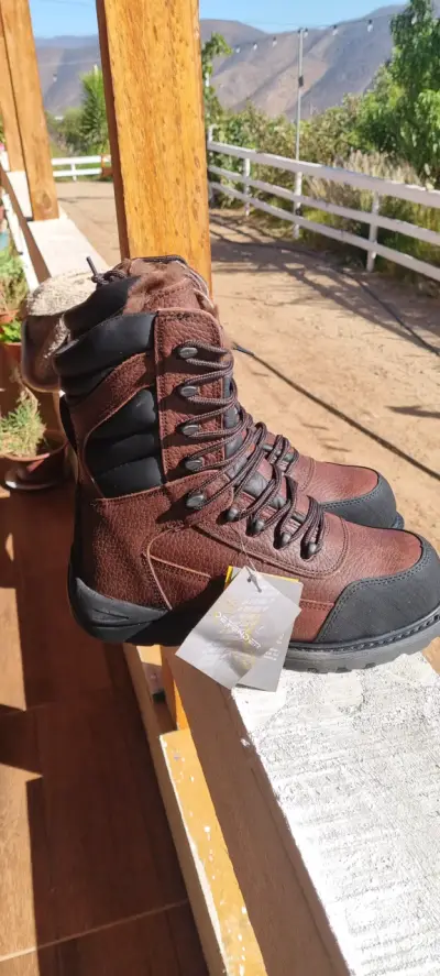 Botas outdoor marrones nuevas - miniatura 2