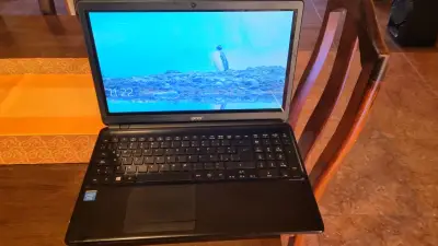 Notebook Acer en buen estado - miniatura 1