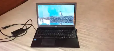 Notebook Acer en buen estado - miniatura 3