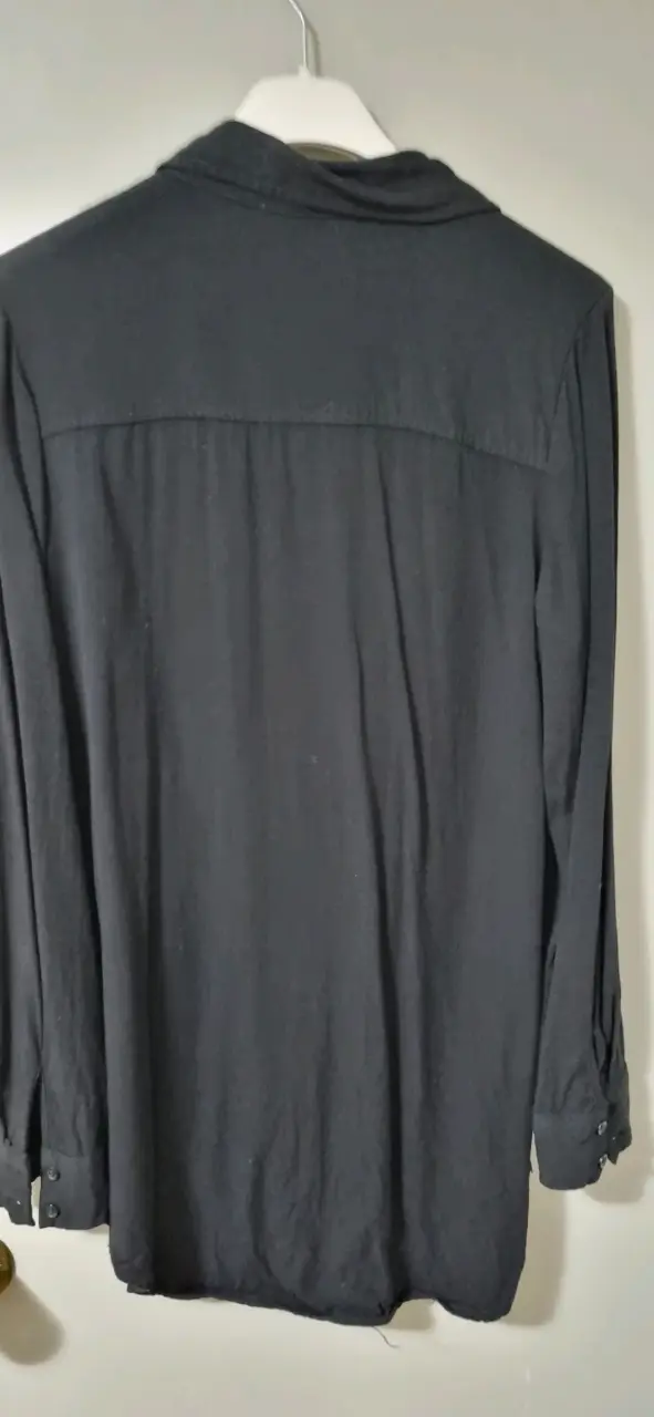 Camisa negra de manga larga - 2