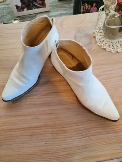 Botines blancos de cuero - miniatura 1