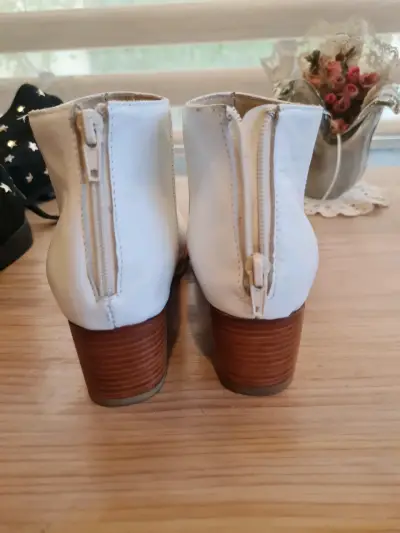 Botines blancos de cuero - miniatura 4