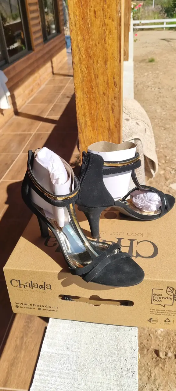 Sandalias negras con taco alto - 4