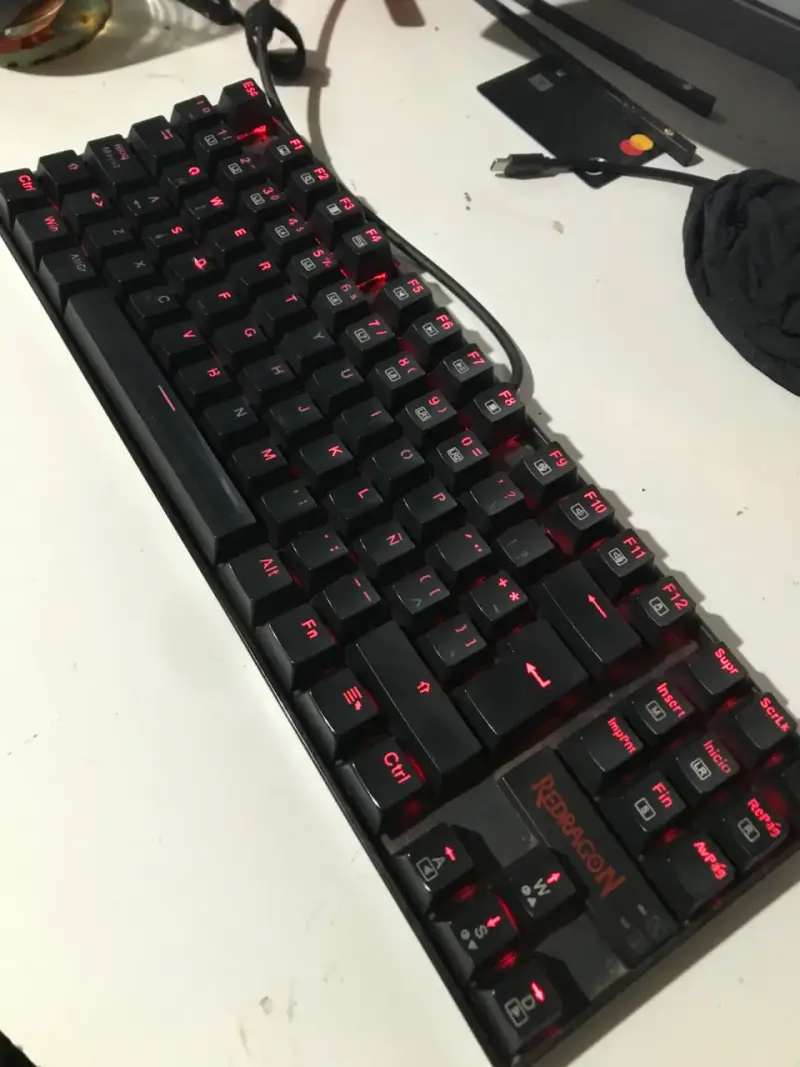 Teclado mecánico retroiluminado Redragon - 2