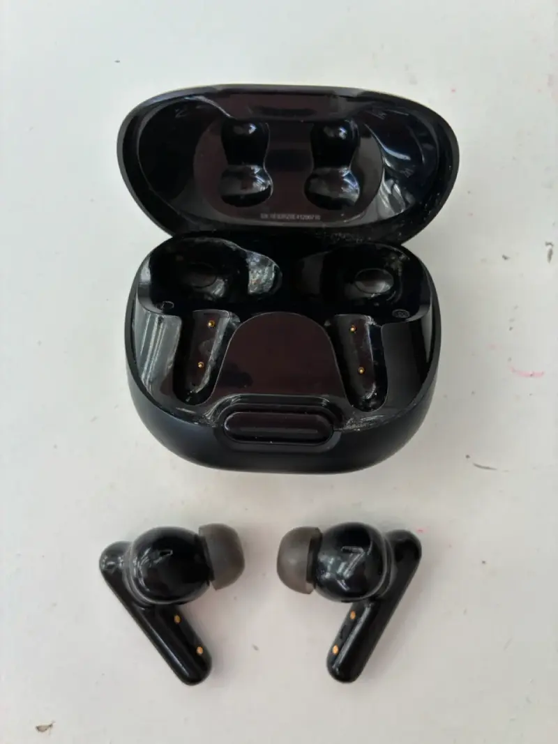 Auriculares inalámbricos negros - 1