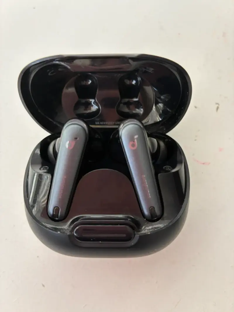 Auriculares inalámbricos negros - 2