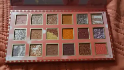 Paleta de sombras variadas - miniatura 1