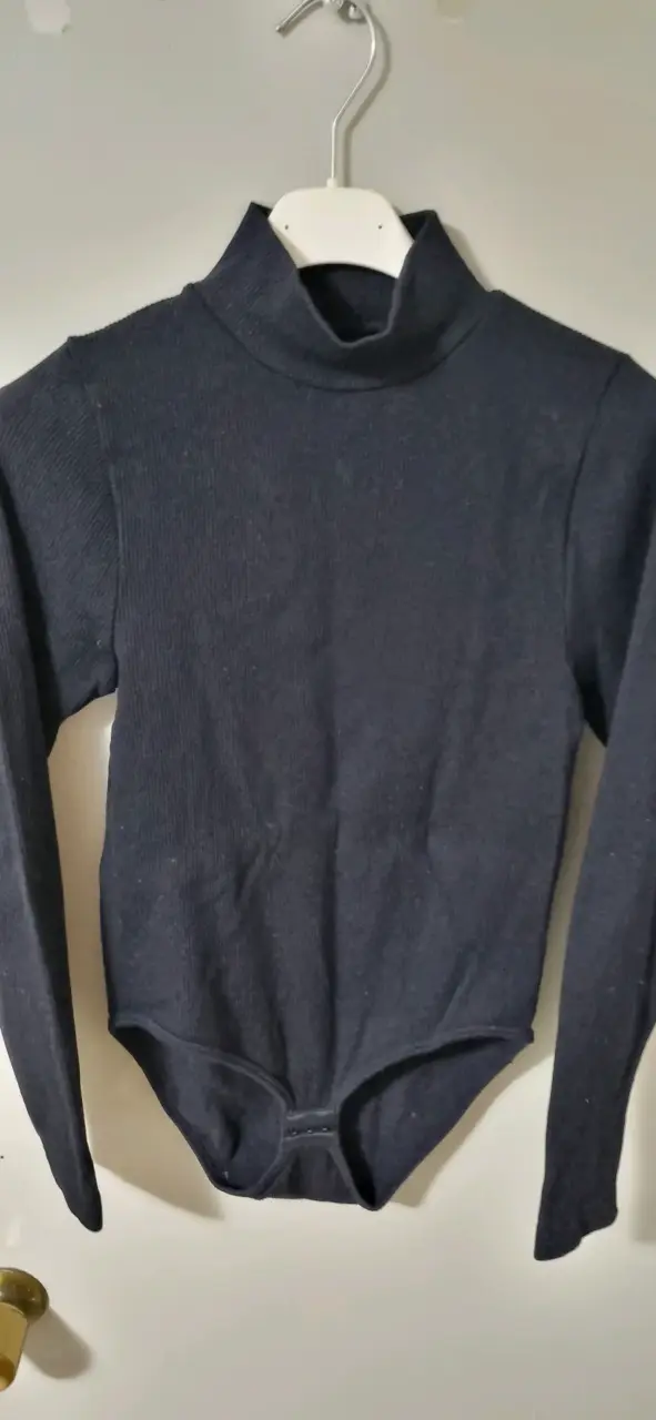 Body negro de cuello alto