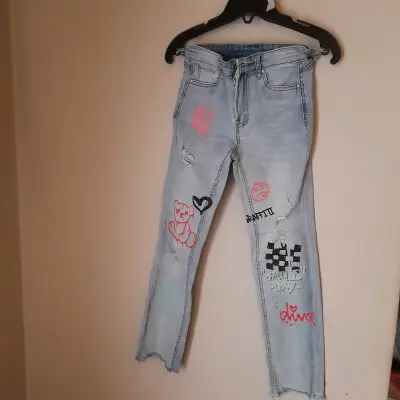 Pantalones cortos negros desgastados - miniatura 6