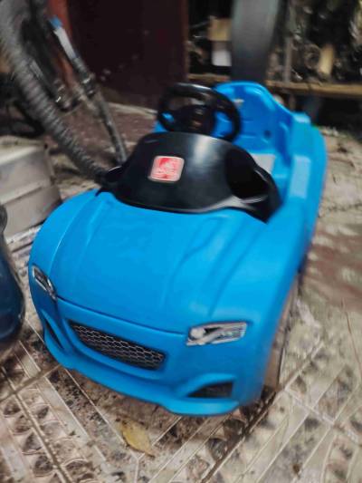 Auto correpasillos azul con mango - miniatura 2