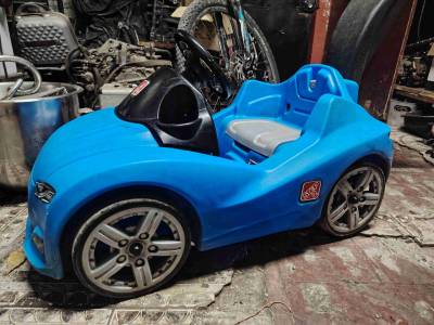 Auto correpasillos azul con mango - miniatura 5