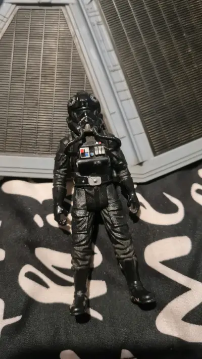 Nave Star Wars TIE Striker Hasbro +Piloto Original - miniatura 4