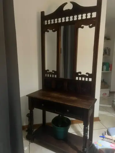 Tocador de madera tallada - miniatura 2