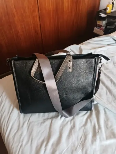 Cartera negra de cuero - miniatura 2