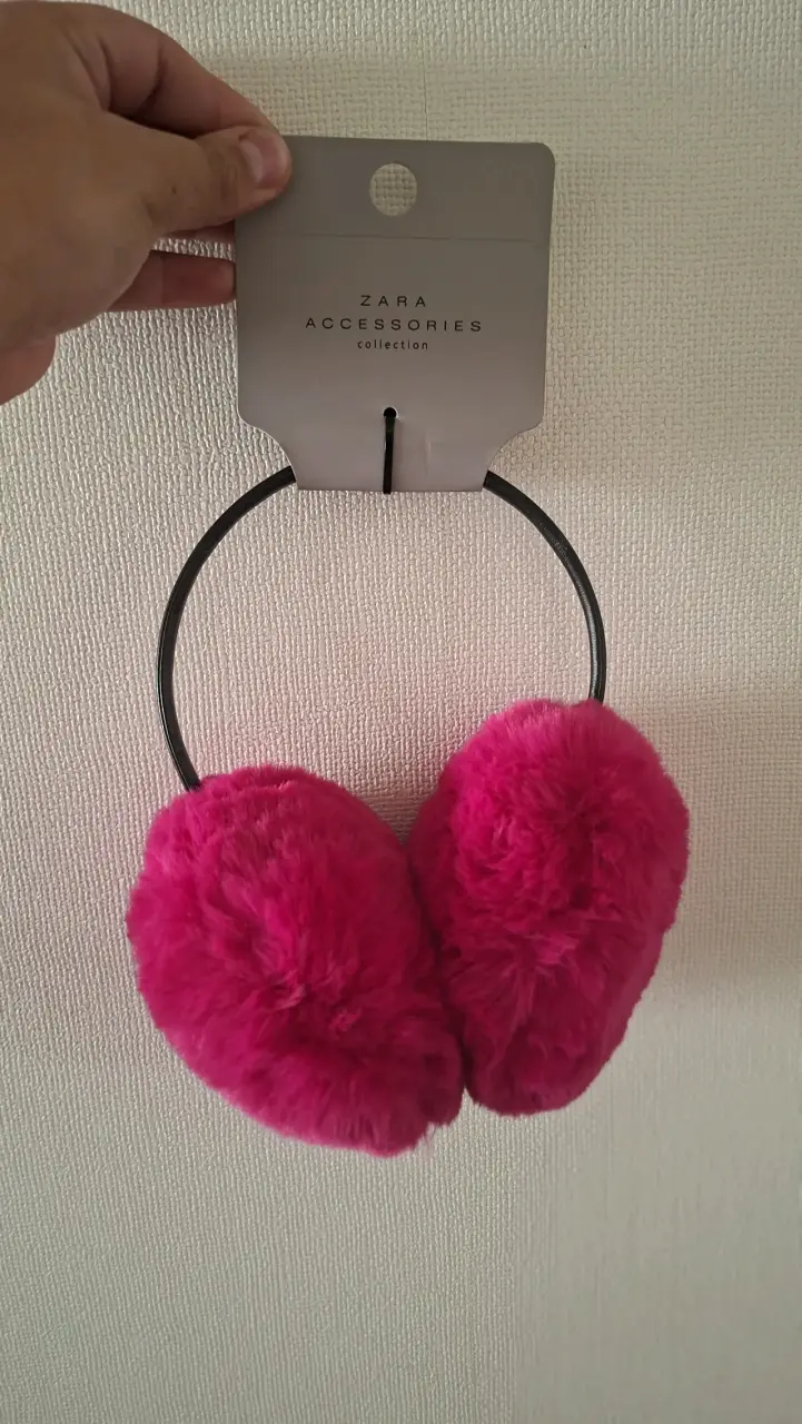 Orejeras fucsias Zara